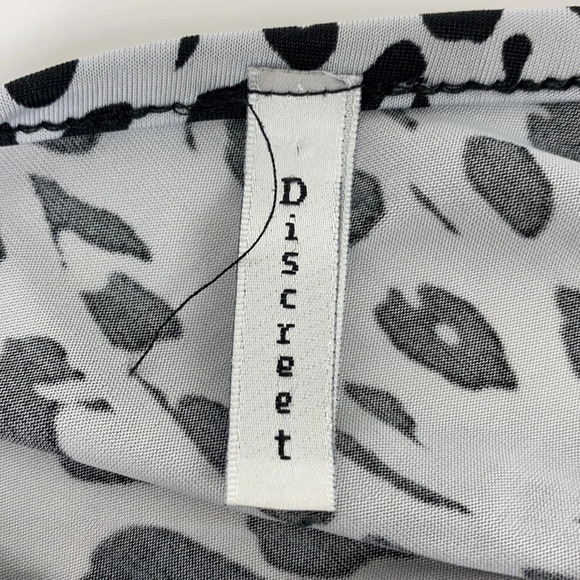 3/$15 Business casual cheetah black white cowl neck sleeveless halter sz medium - Picture 6 of 15